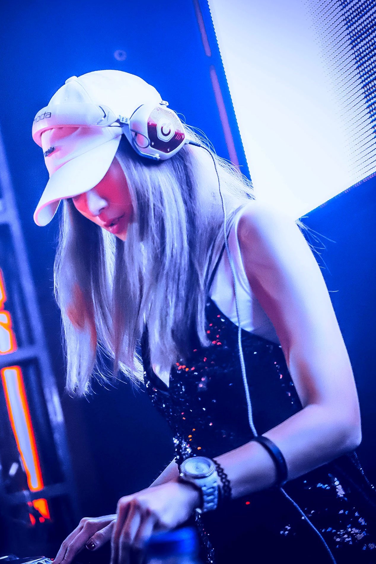 avada-nightclub-resident-lisa